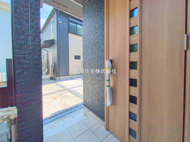 G00375252 神奈川県茅ヶ崎市中海岸４丁目 新築一戸建て 4880万円 土地面積96.64m² (約29.23坪) 建物面積92.30m² (約27.92坪) 間取り４ＬＤＫ 築年月2025年03月(築１年以内)【外観8】