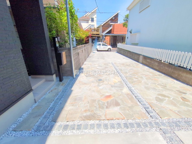G00375252 神奈川県茅ヶ崎市中海岸４丁目 新築一戸建て 4880万円 土地面積96.64m² (約29.23坪) 建物面積92.30m² (約27.92坪) 間取り４ＬＤＫ 築年月2025年03月(築１年以内)【外観9】
