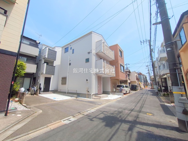G00375797 東京都江東区東砂４丁目 新築一戸建て 6480万円 土地面積64.27m² (約19.44坪) 建物面積99.49m² (約30.09坪) 築年月2025年05月(築１年以内)【外観3】