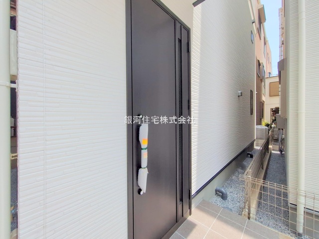 G00375797 東京都江東区東砂４丁目 新築一戸建て 6480万円 土地面積64.27m² (約19.44坪) 建物面積99.49m² (約30.09坪) 築年月2025年05月(築１年以内)【外観4】