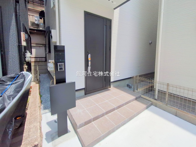 G00375797 東京都江東区東砂４丁目 新築一戸建て 6480万円 土地面積64.27m² (約19.44坪) 建物面積99.49m² (約30.09坪) 築年月2025年05月(築１年以内)【外観6】