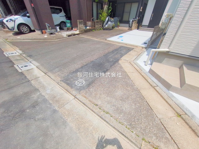G00375797 東京都江東区東砂４丁目 新築一戸建て 6480万円 土地面積64.27m² (約19.44坪) 建物面積99.49m² (約30.09坪) 築年月2025年05月(築１年以内)【外観10】