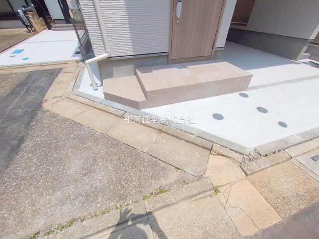 G00375797 東京都江東区東砂４丁目 新築一戸建て 6480万円 土地面積64.27m² (約19.44坪) 建物面積99.49m² (約30.09坪) 築年月2025年05月(築１年以内)【外観11】