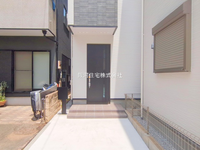 G00375797 東京都江東区東砂４丁目 新築一戸建て 6480万円 土地面積64.27m² (約19.44坪) 建物面積99.49m² (約30.09坪) 築年月2025年05月(築１年以内)【外観14】