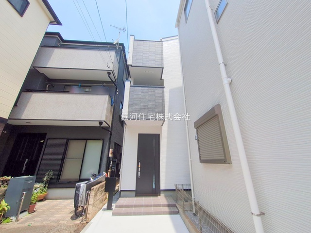 G00375797 東京都江東区東砂４丁目 新築一戸建て 6480万円 土地面積64.27m² (約19.44坪) 建物面積99.49m² (約30.09坪) 築年月2025年05月(築１年以内)【外観15】