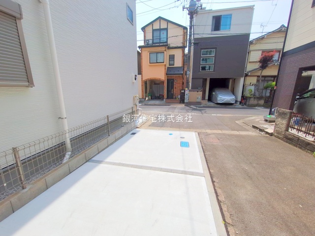 G00375797 東京都江東区東砂４丁目 新築一戸建て 6480万円 土地面積64.27m² (約19.44坪) 建物面積99.49m² (約30.09坪) 築年月2025年05月(築１年以内)【外観16】