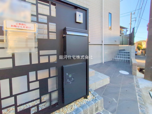 G00376434 千葉県松戸市六高台西 中古一戸建て 4690万円 土地面積120.56m² (約36.46坪) 建物面積108.20m² (約32.73坪) 間取り４ＬＤＫ 築年月2024年06月(築1年)【外観6】
