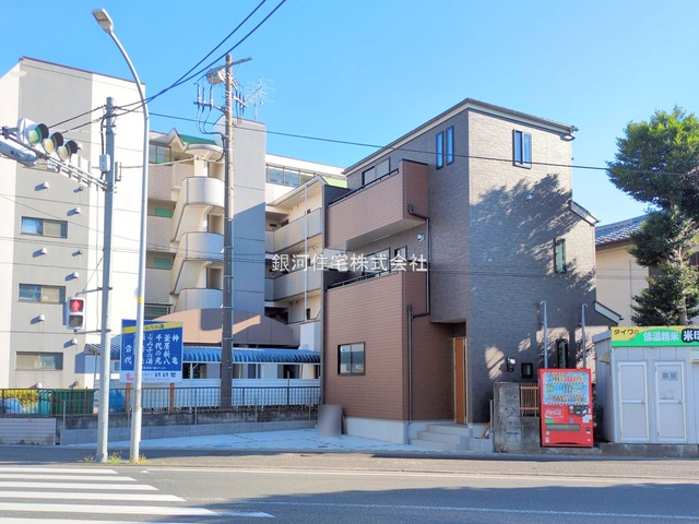 G00376450 埼玉県志木市柏町５丁目 新築一戸建て 4790万円 土地面積86.62m² (約26.20坪) 建物面積101.02m² (約30.55坪) 間取り３ＳＬＤＫ 築年月2025年07月(築１年以内)【外観14】