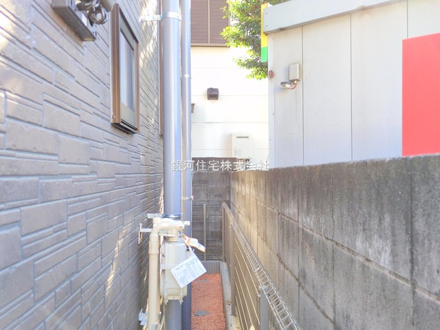 G00376450 埼玉県志木市柏町５丁目 新築一戸建て 4790万円 土地面積86.62m² (約26.20坪) 建物面積101.02m² (約30.55坪) 間取り３ＳＬＤＫ 築年月2025年07月(築１年以内)【外観17】