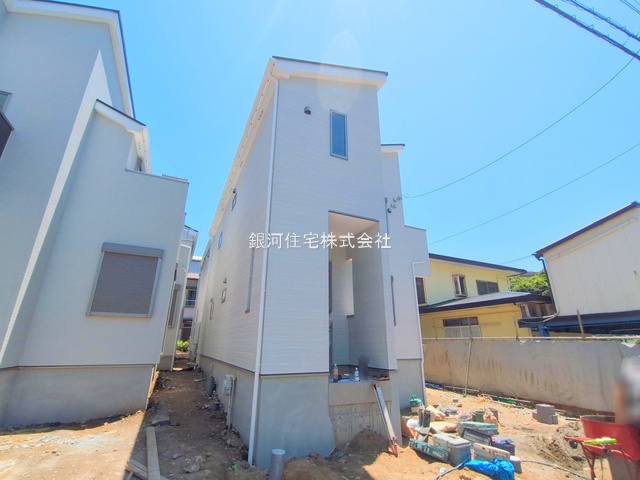 G00378105 神奈川県横須賀市鴨居１丁目 新築一戸建て 3280万円 土地面積102.58m² (約31.03坪) 建物面積97.70m² (約29.55坪) 間取り４ＬＤＫ 築年月2025年04月(築１年以内)【外観15】