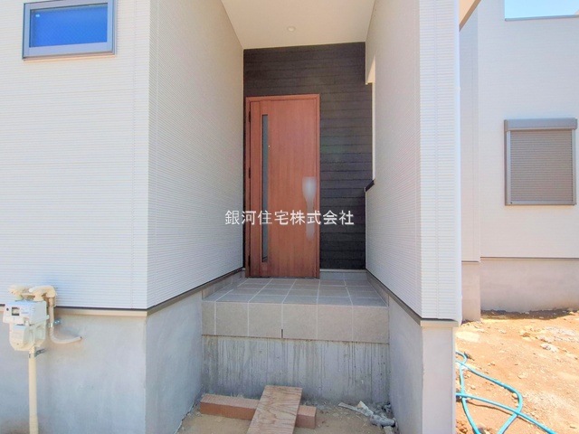 G00378106 神奈川県横須賀市鴨居１丁目 新築一戸建て 3480万円 土地面積102.49m² (約31.00坪) 建物面積96.88m² (約29.30坪) 間取り４ＬＤＫ 築年月2025年04月(築１年以内)【外観17】