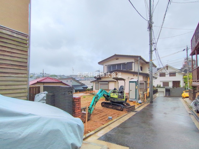 G00378114 神奈川県横浜市港北区日吉本町６丁目 新築一戸建て 7980万円 土地面積128.79m² (約38.95坪) 建物面積97.80m² (約29.58坪) 間取り４ＬＤＫ 築年月2025年10月【外観3】