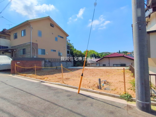G00378114 神奈川県横浜市港北区日吉本町６丁目 新築一戸建て 7980万円 土地面積128.79m² (約38.95坪) 建物面積97.80m² (約29.58坪) 間取り４ＬＤＫ 築年月2025年10月【外観4】