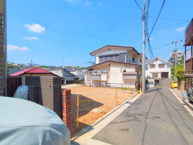G00378114 神奈川県横浜市港北区日吉本町６丁目 新築一戸建て 7980万円 土地面積128.79m² (約38.95坪) 建物面積97.80m² (約29.58坪) 間取り４ＬＤＫ 築年月2025年10月【外観6】