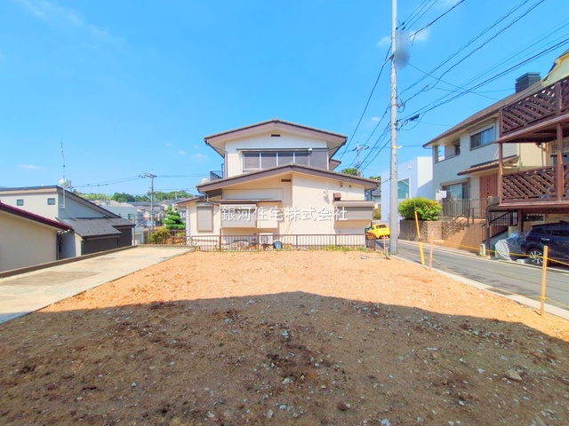 G00378114 神奈川県横浜市港北区日吉本町６丁目 新築一戸建て 7980万円 土地面積128.79m² (約38.95坪) 建物面積97.80m² (約29.58坪) 間取り４ＬＤＫ 築年月2025年10月【外観11】