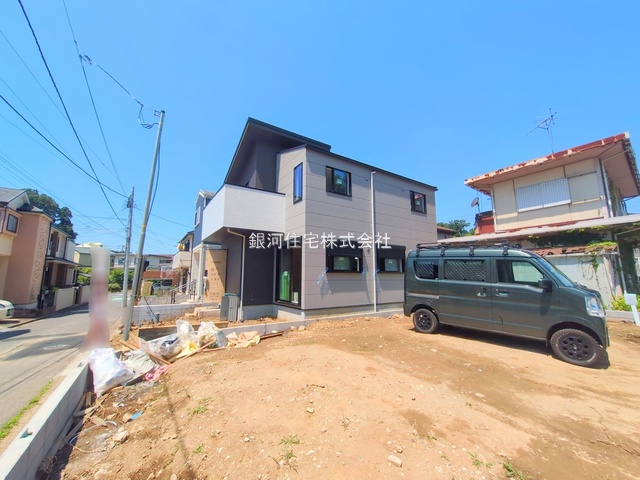 G00378118 千葉県船橋市西習志野１丁目 新築一戸建て 4280万円 土地面積92.05m² (約27.84坪) 建物面積90.61m² (約27.40坪) 間取り３ＳＬＤＫ 築年月2025年07月(築１年以内)【外観7】
