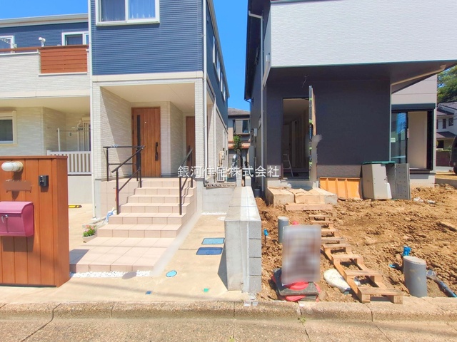 G00378118 千葉県船橋市西習志野１丁目 新築一戸建て 4280万円 土地面積92.05m² (約27.84坪) 建物面積90.61m² (約27.40坪) 間取り３ＳＬＤＫ 築年月2025年07月(築１年以内)【外観12】