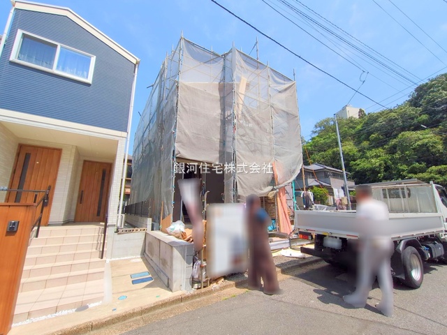 G00378118 千葉県船橋市西習志野１丁目 新築一戸建て 4280万円 土地面積92.05m² (約27.84坪) 建物面積90.61m² (約27.40坪) 間取り３ＳＬＤＫ 築年月2025年07月(築１年以内)【外観17】