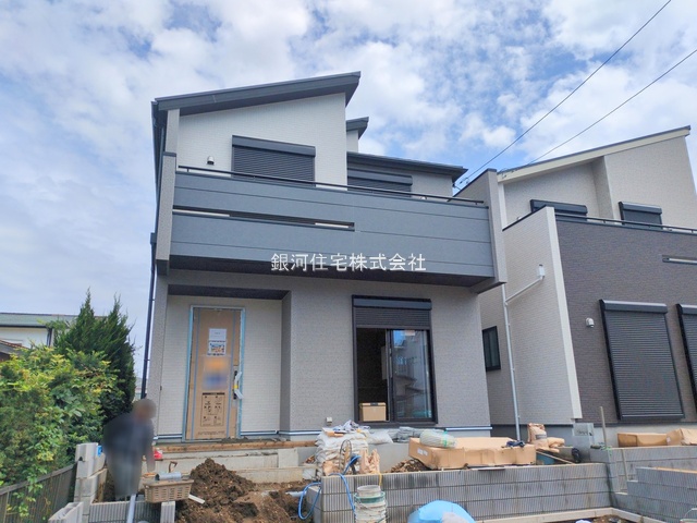 G00378122 神奈川県平塚市入野 新築一戸建て 3680万円 土地面積135.82m² (約41.08坪) 建物面積101.43m² (約30.68坪) 間取り３ＬＤＫ 築年月2025年08月【外観2】
