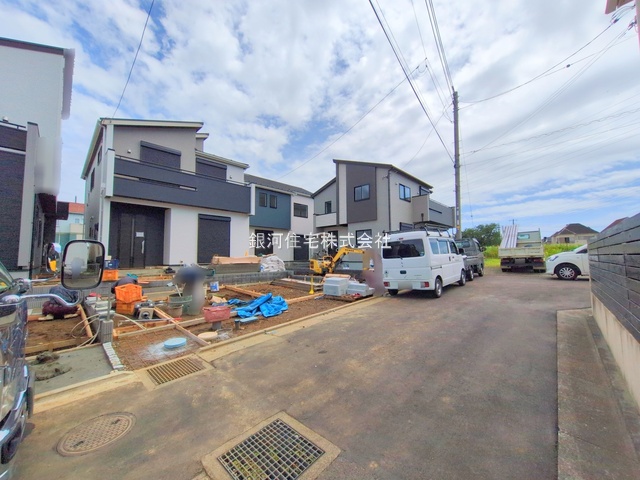 G00378126 神奈川県平塚市入野 新築一戸建て 3080万円 土地面積135.81m² (約41.08坪) 建物面積102.06m² (約30.87坪) 間取り３ＬＤＫ 築年月2025年08月【外観3】