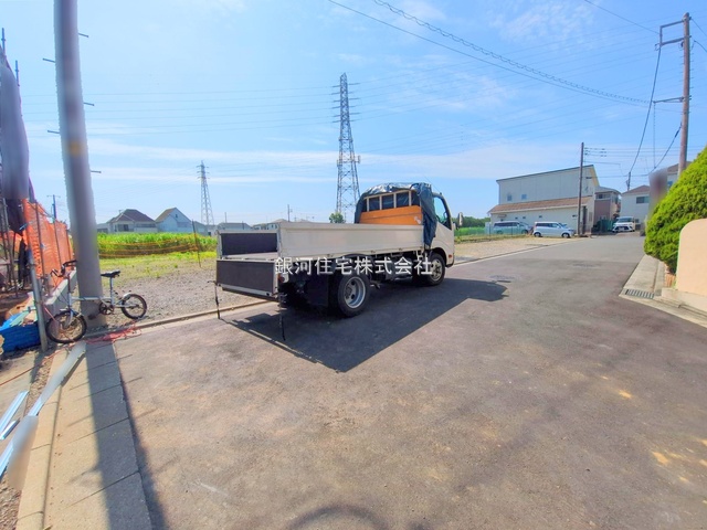 G00378126 神奈川県平塚市入野 新築一戸建て 3080万円 土地面積135.81m² (約41.08坪) 建物面積102.06m² (約30.87坪) 間取り３ＬＤＫ 築年月2025年08月【外観8】