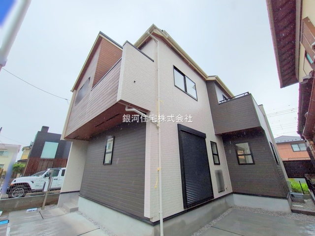 G00378128 埼玉県狭山市中央１丁目 新築一戸建て 3998万円 土地面積102.73m² (約31.07坪) 建物面積98.53m² (約29.80坪) 間取り３ＬＤＫ 築年月2025年07月(築１年以内)【外観4】