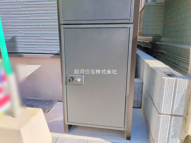 G00381732 東京都足立区佐野２丁目 新築一戸建て 4490万円 土地面積60.40m² (約18.27坪) 建物面積100.63m² (約30.44坪) 築年月2025年10月(築１年以内)【外観7】