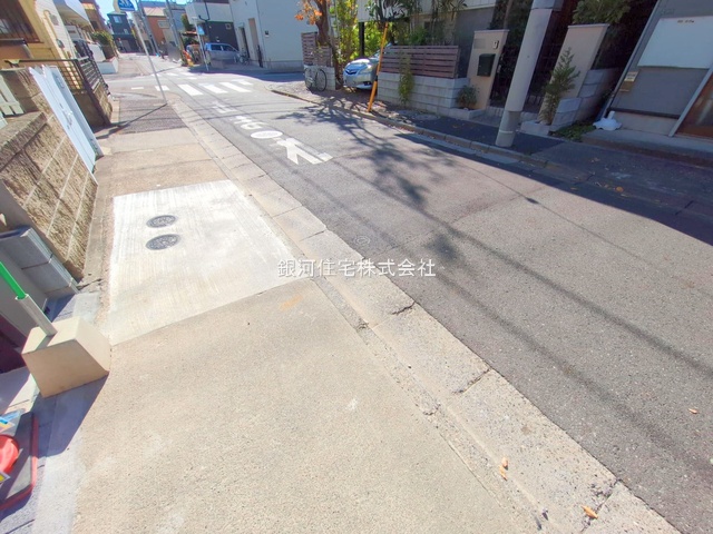 G00381732 東京都足立区佐野２丁目 新築一戸建て 4490万円 土地面積60.40m² (約18.27坪) 建物面積100.63m² (約30.44坪) 築年月2025年10月(築１年以内)【外観16】