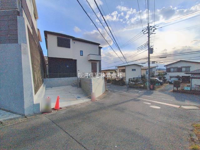 G00382724 神奈川県厚木市長谷 新築一戸建て 3180万円 土地面積123.97m² (約37.50坪) 建物面積97.50m² (約29.49坪) 間取り４ＬＤＫ 築年月2026年01月(築１年以内)【外観3】