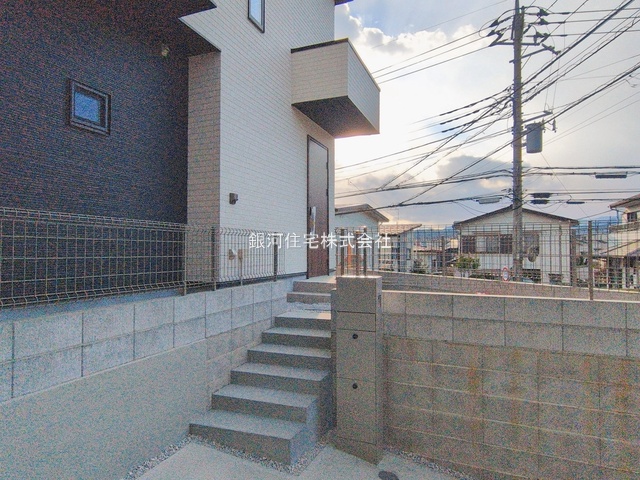 G00382724 神奈川県厚木市長谷 新築一戸建て 3180万円 土地面積123.97m² (約37.50坪) 建物面積97.50m² (約29.49坪) 間取り４ＬＤＫ 築年月2026年01月(築１年以内)【外観5】