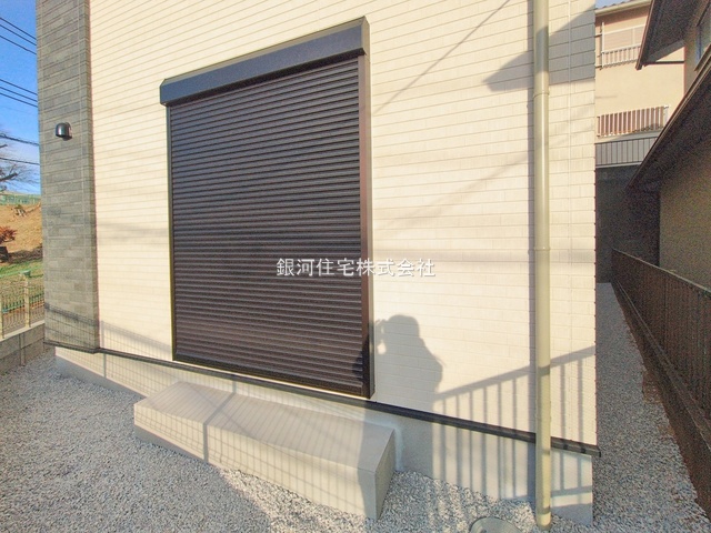 G00382724 神奈川県厚木市長谷 新築一戸建て 3180万円 土地面積123.97m² (約37.50坪) 建物面積97.50m² (約29.49坪) 間取り４ＬＤＫ 築年月2026年01月(築１年以内)【外観9】