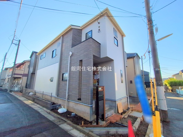 G00383309 東京都練馬区下石神井５丁目 新築一戸建て 7090万円 土地面積88.50m² (約26.77坪) 建物面積89.11m² (約26.95坪) 間取り４ＬＤＫ 築年月2025年11月(築１年以内)