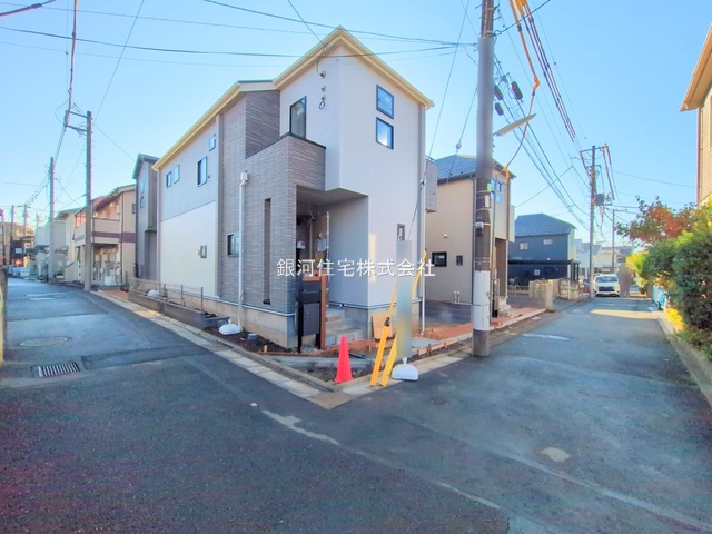 G00383309 東京都練馬区下石神井５丁目 新築一戸建て 7090万円 土地面積88.50m² (約26.77坪) 建物面積89.11m² (約26.95坪) 間取り４ＬＤＫ 築年月2025年11月(築１年以内)【外観3】