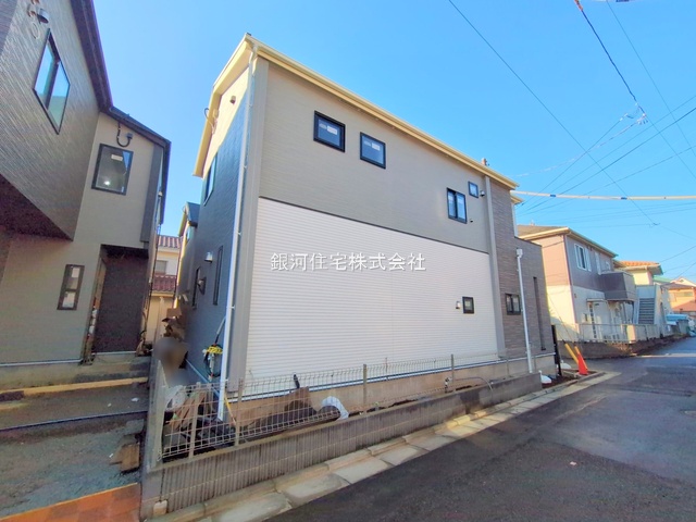 G00383309 東京都練馬区下石神井５丁目 新築一戸建て 7090万円 土地面積88.50m² (約26.77坪) 建物面積89.11m² (約26.95坪) 間取り４ＬＤＫ 築年月2025年11月(築１年以内)【外観4】