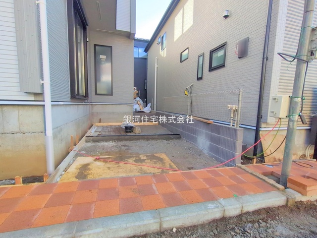 G00383309 東京都練馬区下石神井５丁目 新築一戸建て 7090万円 土地面積88.50m² (約26.77坪) 建物面積89.11m² (約26.95坪) 間取り４ＬＤＫ 築年月2025年11月(築１年以内)【外観5】