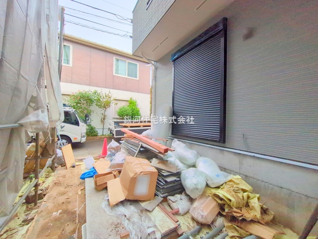 G00383309 東京都練馬区下石神井５丁目 新築一戸建て 7090万円 土地面積88.50m² (約26.77坪) 建物面積89.11m² (約26.95坪) 間取り４ＬＤＫ 築年月2025年11月(築１年以内)【外観11】