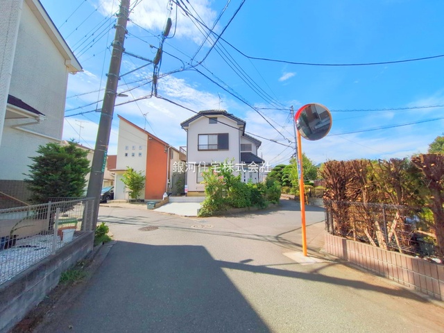 G00384133 東京都町田市高ヶ坂５丁目 中古一戸建て 2780万円 土地面積127.41m² (約38.54坪) 建物面積101.86m² (約30.81坪) 間取り４ＤＫ 築年月1998年01月(築27年)【外観14】