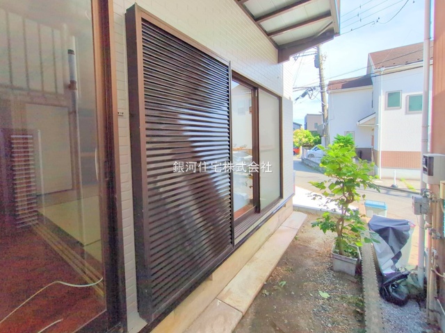 G00384133 東京都町田市高ヶ坂５丁目 中古一戸建て 2780万円 土地面積127.41m² (約38.54坪) 建物面積101.86m² (約30.81坪) 間取り４ＤＫ 築年月1998年01月(築27年)【外観16】