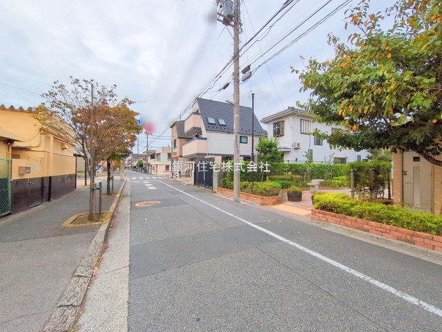 G00384205 東京都江戸川区篠崎町４丁目 中古一戸建て 6480万円 土地面積160.01m² (約48.40坪) 建物面積129.42m² (約39.14坪) 間取り５ＬＤＫ 築年月1995年01月(築30年)【外観3】