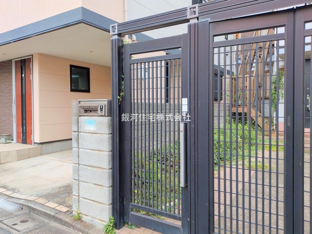 G00384205 東京都江戸川区篠崎町４丁目 中古一戸建て 6480万円 土地面積160.01m² (約48.40坪) 建物面積129.42m² (約39.14坪) 間取り５ＬＤＫ 築年月1995年01月(築30年)【外観10】