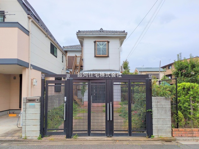G00384205 東京都江戸川区篠崎町４丁目 中古一戸建て 6480万円 土地面積160.01m² (約48.40坪) 建物面積129.42m² (約39.14坪) 間取り５ＬＤＫ 築年月1995年01月(築30年)【外観15】