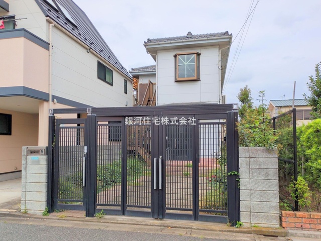 G00384205 東京都江戸川区篠崎町４丁目 中古一戸建て 6480万円 土地面積160.01m² (約48.40坪) 建物面積129.42m² (約39.14坪) 間取り５ＬＤＫ 築年月1995年01月(築30年)【外観16】