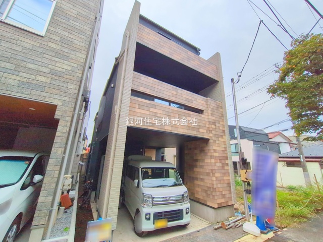 G00384231 東京都北区中十条３丁目 新築一戸建て 9488万円 土地面積74.61m² (約22.56坪) 建物面積132.31m² (約40.02坪) 間取り２ＳＬＤＫ 築年月2025年12月【外観4】