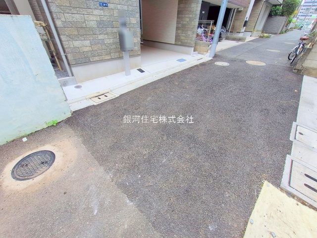 G00384231 東京都北区中十条３丁目 新築一戸建て 9488万円 土地面積74.61m² (約22.56坪) 建物面積132.31m² (約40.02坪) 間取り２ＳＬＤＫ 築年月2025年12月【外観12】
