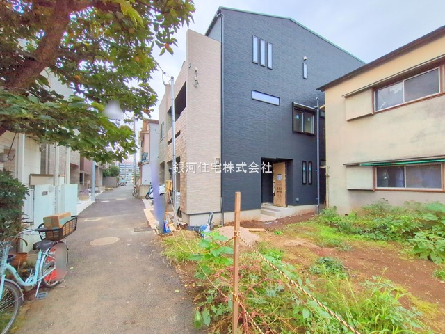 G00384231 東京都北区中十条３丁目 新築一戸建て 9488万円 土地面積74.61m² (約22.56坪) 建物面積132.31m² (約40.02坪) 間取り２ＳＬＤＫ 築年月2025年12月【外観13】