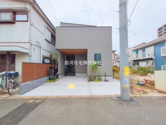 G00384250 東京都世田谷区上馬５丁目 新築一戸建て 1億4990万円 土地面積110.01m² (約33.27坪) 建物面積110.24m² (約33.34坪) 間取り３ＳＬＤＫ 築年月2025年09月(築１年以内)【外観2】