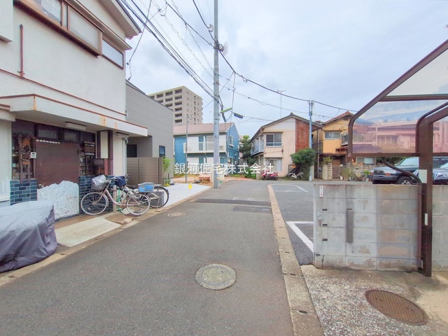 G00384250 東京都世田谷区上馬５丁目 新築一戸建て 1億4990万円 土地面積110.01m² (約33.27坪) 建物面積110.24m² (約33.34坪) 間取り３ＳＬＤＫ 築年月2025年09月(築１年以内)【外観3】