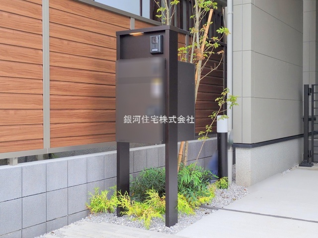 G00384250 東京都世田谷区上馬５丁目 新築一戸建て 1億4990万円 土地面積110.01m² (約33.27坪) 建物面積110.24m² (約33.34坪) 間取り３ＳＬＤＫ 築年月2025年09月(築１年以内)【外観7】