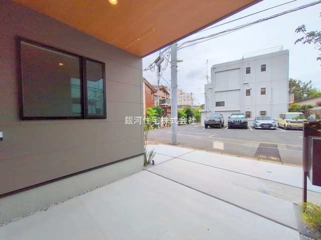 G00384250 東京都世田谷区上馬５丁目 新築一戸建て 1億4990万円 土地面積110.01m² (約33.27坪) 建物面積110.24m² (約33.34坪) 間取り３ＳＬＤＫ 築年月2025年09月(築１年以内)【外観12】