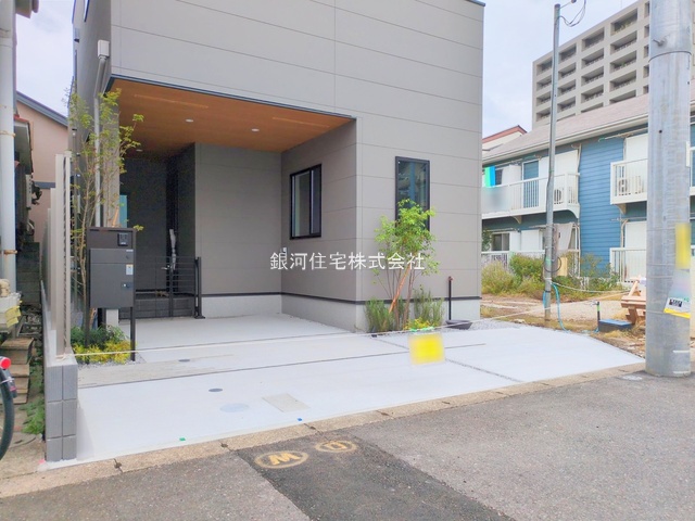 G00384250 東京都世田谷区上馬５丁目 新築一戸建て 1億4990万円 土地面積110.01m² (約33.27坪) 建物面積110.24m² (約33.34坪) 間取り３ＳＬＤＫ 築年月2025年09月(築１年以内)【外観14】